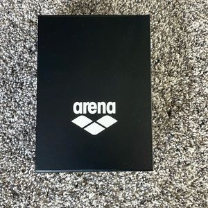 ARENA KNEESKIN